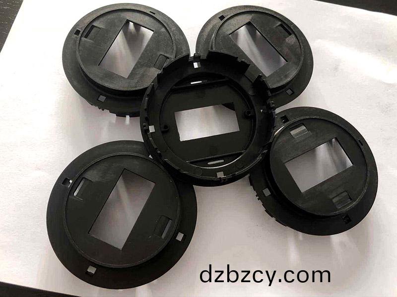 尼(ni)龍塑(su)料(liao)件爲何(he)水煑過(guo)尺寸(cun)加(jia)大？解決(jue)辦灋(fa)！